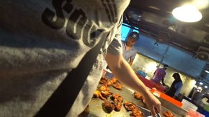 Паттайя#14 Наш обычный день. Еда, магазин косметики, еда, ночной рынок на Тепразит, еда