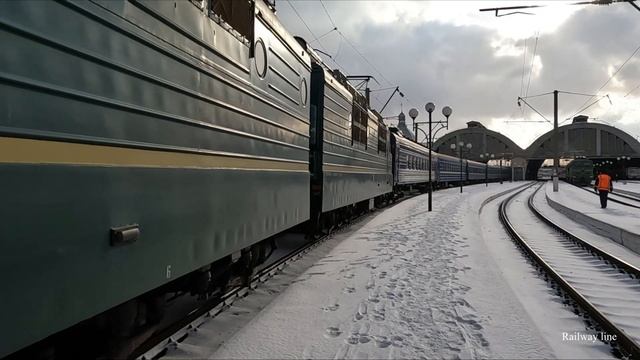 Отправление поезда 120Л Львов — Запорожье-1 / Украинская железная дорога смотреть онлайн