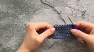 Простая гирлянда из флажков крючком | DIY