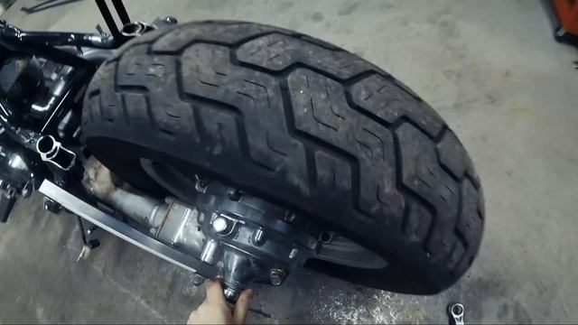 BOBBER BUILD - Yamaha Virago 1100 [HD] смотреть онлайн