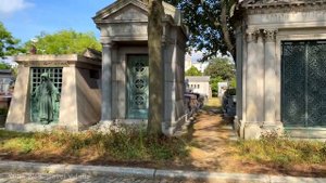 Самое посещаемое кладбище в мире - Кладбище Пер-Лашез в Париже, Франция ?? - Пешеходная экскурсия