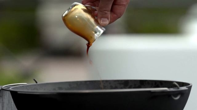 Суп по-китайски на гриле Forester. Готовит Илья Лазерсон смотреть онлайн