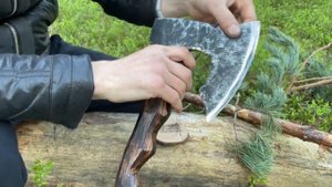 Обзор на практичный походный топор Гномий Дорн