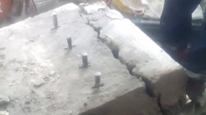 Разрушение бетона с помощью клиньев, часть 2