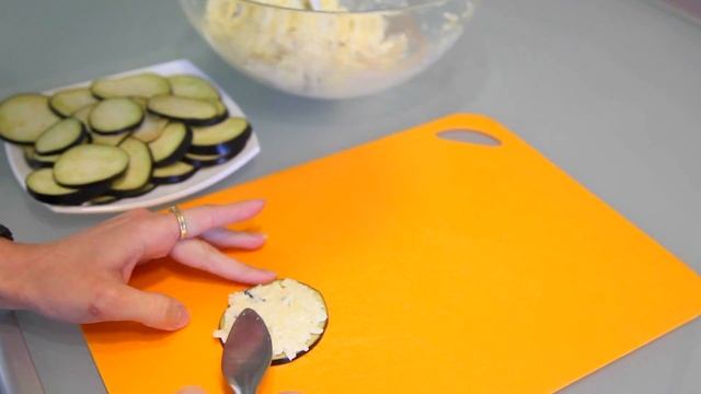 Баклажаны с начинкой во фритюре - рецепт на канале "Соль и Сахар" смотреть онлайн