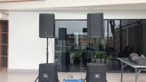 JBL EON 615 vs JBL PRX 815