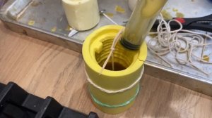 Свечи из воска ,заливка воска в формы для свечей