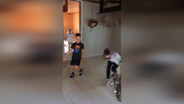 В перевернутом доме I Маленькие путешествия #дом #перевернутыйдом смотреть онлайн