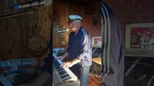 НАКЛОНИЛОСЬ  ВДРУГ НЕБО НИЖЕ (Ю.Антонов)