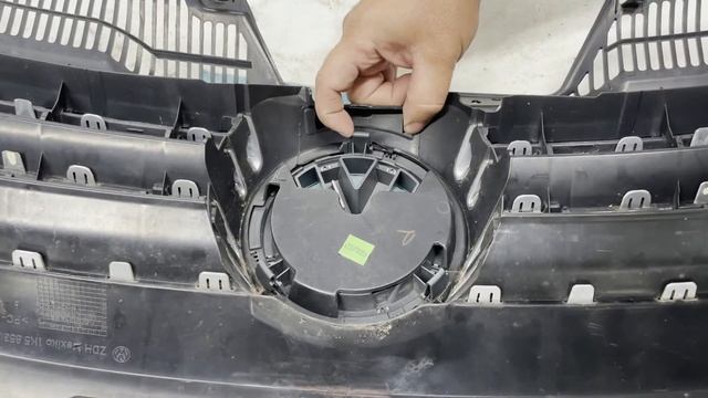 How to Remove a VW Grill Emblem смотреть онлайн