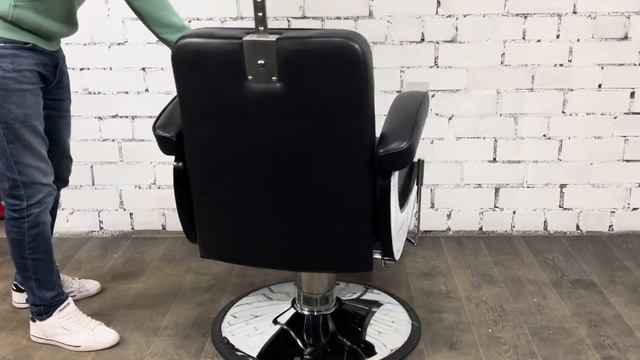 Парикмахерское кресло Чарли смотреть онлайн