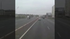 Водитель фуры проучил легковушку