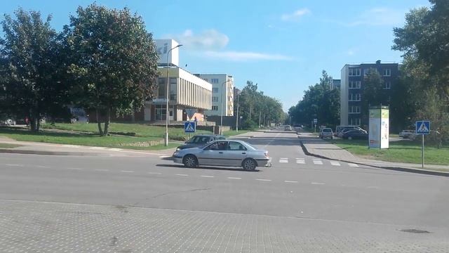 По городу на машине. Город Йонава Литва. смотреть онлайн