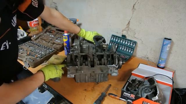 И М Разбираем двигатель, изучаем работу коробки передач 720p смотреть онлайн