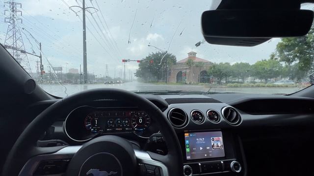 Driving In The Rain ? 2022 Mustang Mach 1 Handling Pack. смотреть онлайн