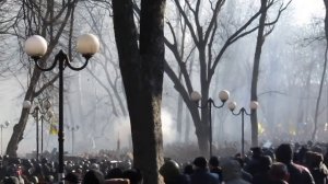 Майдан Начало попытки штурма3 Мариинского парка Бендерами 18.02.2014