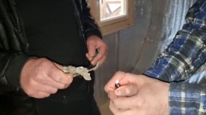 Тест огнём пароизоляторов / утеплителей для бани. Камафол против фольгированного полиэтилена.