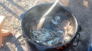 МЯСО ПО ВОСТОЧНОМУ В КАЗАНЕ НА КОСТРЕ