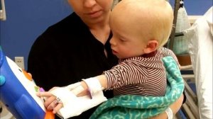 Ребёнок родился с крыльями. И теперь родители не знают, что делать. Это надо видеть!