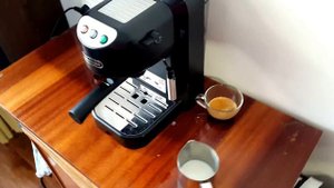 Delonghi EC 250.B - Espresso & Latte (Эспрессо и латте)