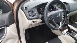 Подбор Volvo V40 Cross Country 2013г.25000км.1030000р.