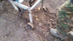 ?Картофелекопалка трясучка для мотоблока -всего три втулки!?Первое испытание !