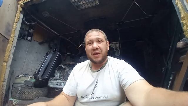 Начнём с Опель вектра Будет много восстановленных Тачек...