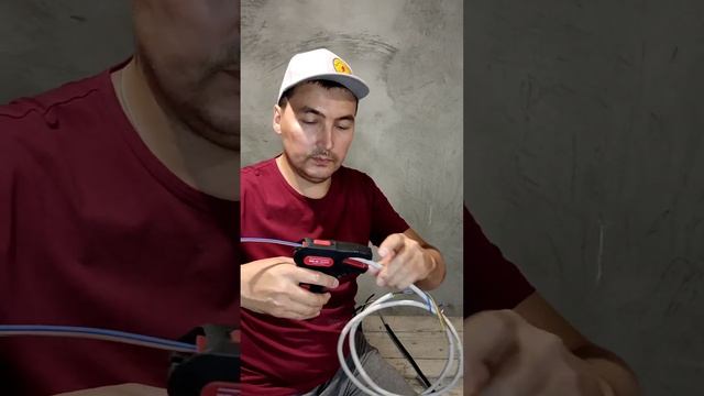 Как с помощью стриппера EKF WS-14 Professional зачистить кабель NYM