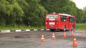 Параллельная парковка автобуса Daewoo BS106 категории "Д"