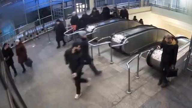 украл телефон в метро смотреть онлайн