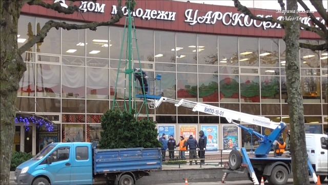 Как собрать самую красивую большую елку.  Новогодняя елка.