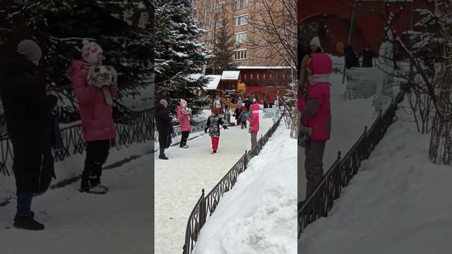 Весна. Москва. 8 марта. 25 лет со дня перенесения мощей блаженной Матроны Московской.