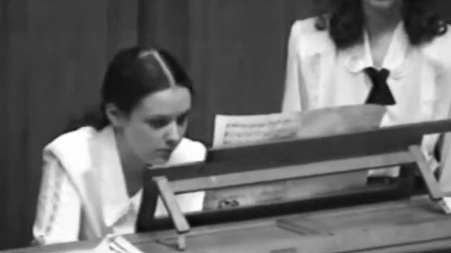 Rimsky-Korsakov - The Flight of Bumblebee. Svetlana Mitryaykina (flute) смотреть онлайн