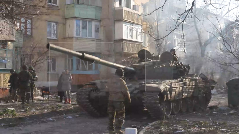 Российские военнослужащие и Народная милиция ДНР в Мариуполе — видео