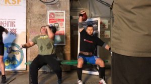 Жим сидя гири 32 кг 5 минут - 40