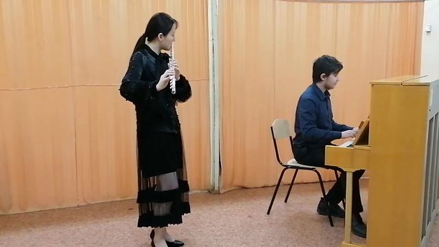 3.Соната Ми бемоль мажор BWV1031 первый часть. Композитор: Бах смотреть онлайн