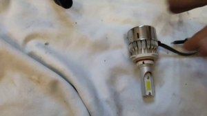 Плохой свет.Криво стоят после установки LED-лампы в фаре Toyota camry 30. Исправляем свет.