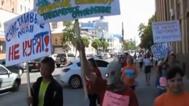 Вслух.ru: от табачного дыма спасает .... противогаз