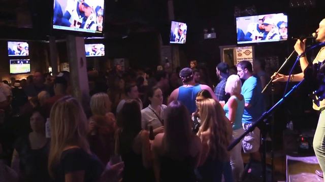 Bobby McClendon Band  Cover 5150 смотреть онлайн