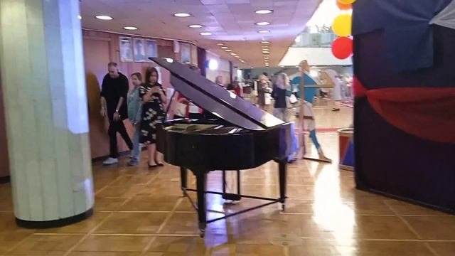 Театр перед спектаклем