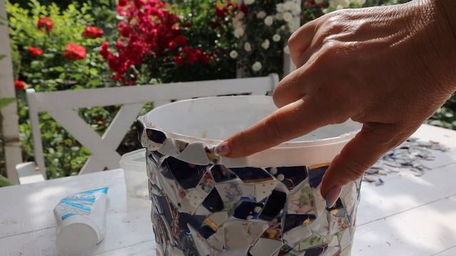 Хоть специально тарелки бей ради этой красоты. Шикарная вещь из битой посуды (хоть продавай) смотреть онлайн