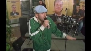Серега - в удобных тренировочных штаНАХ