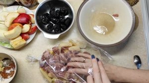 Вкусная картошка по-королевски запеченная в рукаве Блюдо из картошки с мясом, черносливом, яблоками