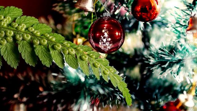 Christmas Toys on the Christmas Tree /4K UHD /60 FPS/ Рождественские Игрушки на Новогодней Ёлке. смотреть онлайн