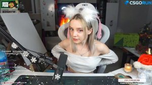 Сильно торчат сос..?