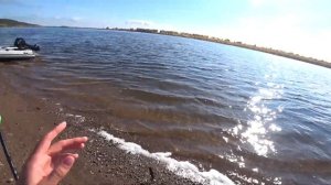 Рыбалка на КАМЕ. Голавль осенью на фидер. Рыболовное путешествие на остров.