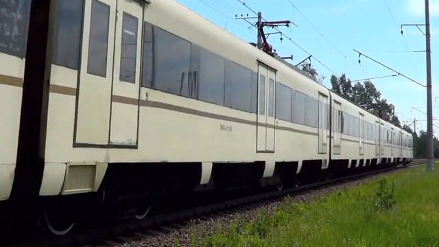 Встреча "Спутников" ЭМ4-015 и ЭМ4-012 смотреть онлайн