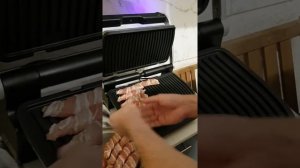 Куриные вертунчики в гриле  Tefal. Куриное филе в беконе.