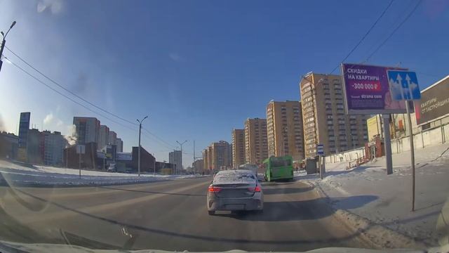Traffic on the Tyumen city streets/Движение на автомобиле по улицам Тюмени с заездом на АЗС смотреть онлайн