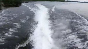 водомет в действии , мотор Тойота 3s fe , труба 220 на 170шаг